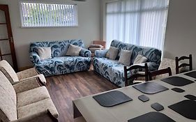 Spacious 5 Double Bed Bedroom Bungalow Near Belfast